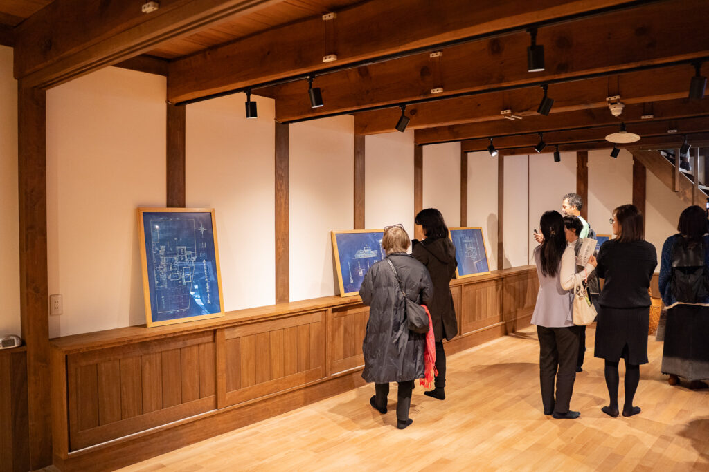 歴史と図案帳にふれる着物アート体験2