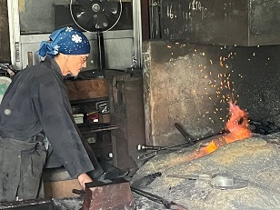 小刀つくり体験の様子
